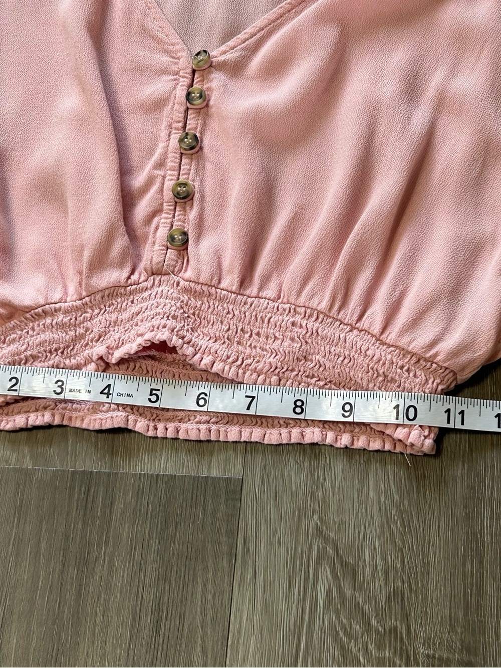 Forever 21 Soft Pink V-Neck Button Crop Blouse Size L - Picture 6 of 7